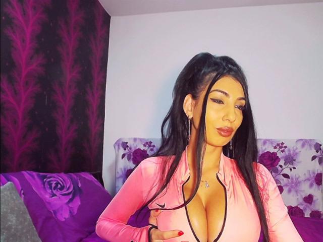 BrunetteBabe69 - Live Sex Cam - 13563404