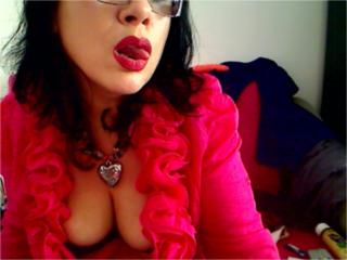 Madellaine69 - Live cam sex with a Hot lady with average boobs 