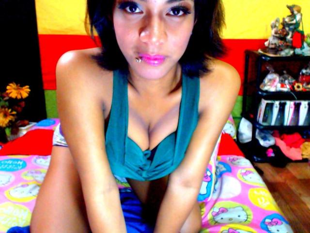 AsianJolieWapak - Chat xXx with a asian Trans 