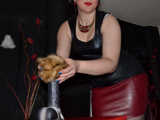 LadyDominaX - online show exciting with this reddish-brown hair Dominatrix 