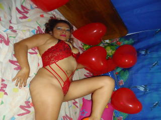 SweetBigNipples - Webcam sexe avec une Femmes latine sur la plateforme Xlovecam.com 