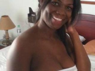SofiaHot - Live cam hard with a dark-skinned Sexy lady 