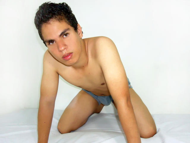 AidanLong - online chat hard with this shaved sexual organ Homosexuals 