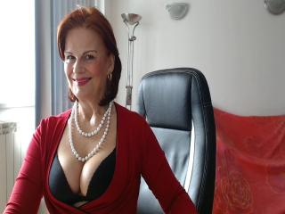 CleopatraHotX - online chat porn with this Sexy mother with massive breast 