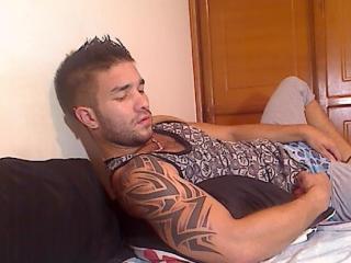 Niklaus - Chat cam porn with a latin Gays 