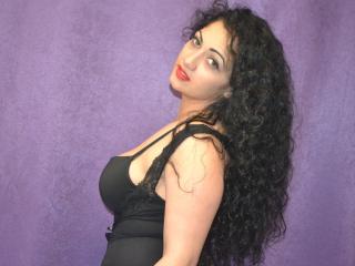 LovelyGrace - Webcam porno avec une Incroyable femme très sexy très bien portante sur la plateforme Xlovecam 