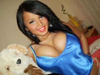 GlowsPassion - Chat live exciting with this charcoal hair Hot chicks 