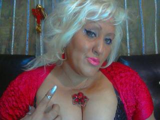 BlondeAnnya - Chat hot with this shaved intimate parts Hot lady 