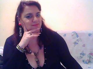 HotFoxyLady - Show xXx with this White Attractive woman 