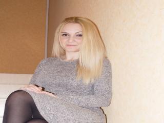 LovelyEllaa - Cam hot with a russet hair Young lady 
