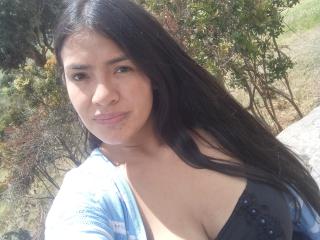 Se dtaljerede oplysninger for ArianithaXox