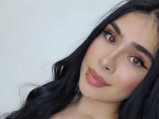 Se dtaljerede oplysninger for EmmaCollinsHot