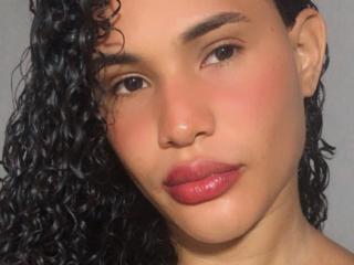 Ver a ficha detalhada de BellaJade