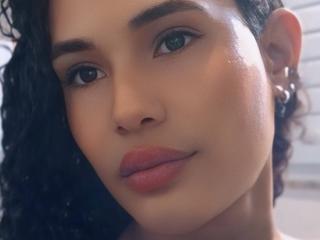 Ver a ficha detalhada de BellaJade