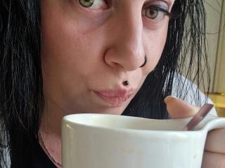 Ver la ficha detallada de Curvy-selin-hot