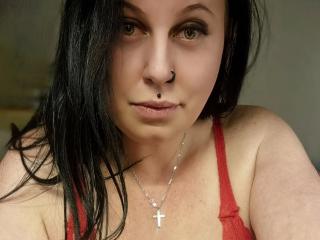 Ver la ficha detallada de Curvy-selin-hot