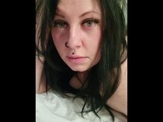 Ver la ficha detallada de Curvy-selin-hot