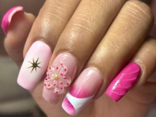 Ver la ficha detallada de LunaMiranda