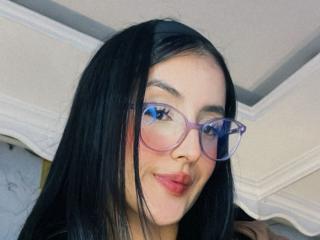 Lásd a VioletMoonX teljes profilját