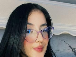 Lásd a VioletMoonX teljes profilját