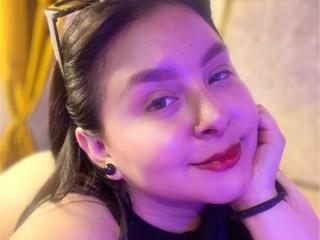 Lásd a EmaJames teljes profilját