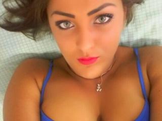 RafaellaX - online show x with a White Young and sexy lady 