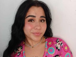 Se komplett profil för DayannaCold