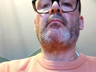 Se komplett profil för omavi2229