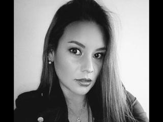 Se komplett profil för HotLenaJones69