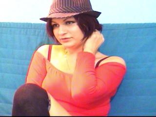 OttieBlue - Chat cam porn with this White Hot lady 