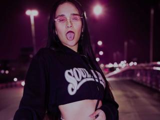 Podívejte se na podrobnou kartu AliceHotBlue