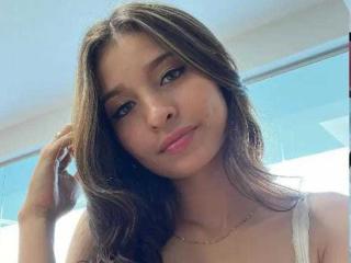 Fișa detaliată a HilaryRoux