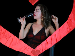 Ver a ficha detalhada de EmiliaMilf