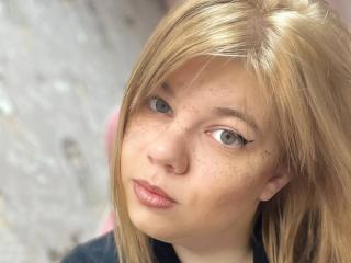 Ver la ficha detallada de AminaBlooms