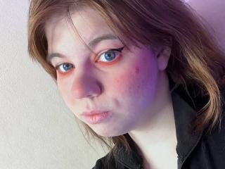 Ver a ficha detalhada de AminaBlooms