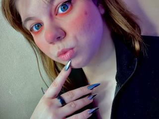 Ver la ficha detallada de AminaBlooms