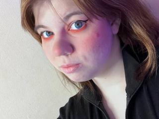 Ver a ficha detalhada de AminaBlooms