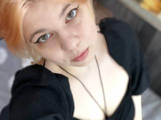 Ver la ficha detallada de AminaBlooms