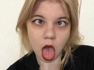 Ver a ficha detalhada de AminaBlooms