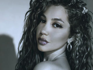 Ver a ficha detalhada de LillyCorner