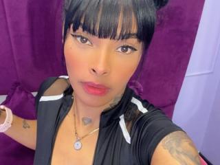 Ver la ficha detallada de EmmaEbony