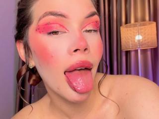 Xem hồ sơ đầy đủ của EmmaRiveraa