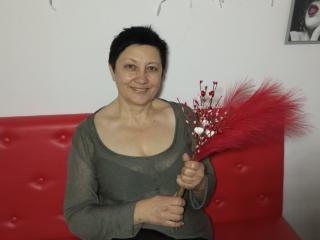 Xem hồ sơ đầy đủ của EmilyLlove