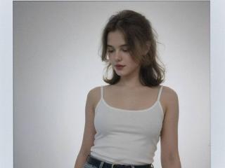 Xem hồ sơ đầy đủ của LariElla