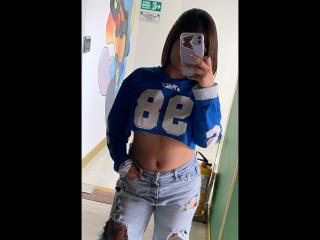 Xem hồ sơ đầy đủ của AnikaFleur