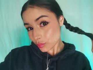 Xem hồ sơ đầy đủ của EmilyVv