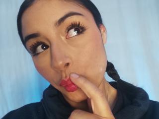 Ver a ficha detalhada de EmilyVv