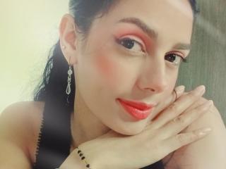 Ver la ficha detallada de AnaisHilton