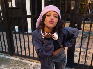 Ver a ficha detalhada de LunaKeller