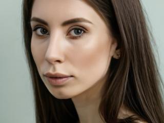 Xem hồ sơ đầy đủ của CharlotteDream